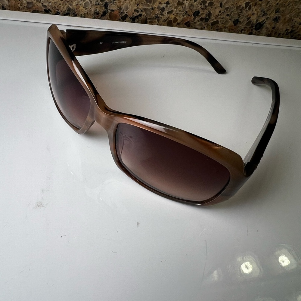 Celine Dion Preowned women’s brown sunglasses and case - Picture 14 of 16